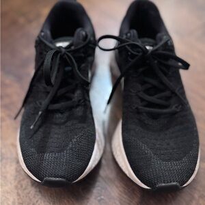 Nike Black infinity flyknit 2 running shoes women size 6